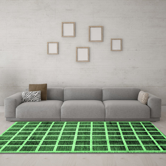 Machine Washable Checkered Emerald Green Modern Area Rugs in a Living Room,, wshabs338emgrn