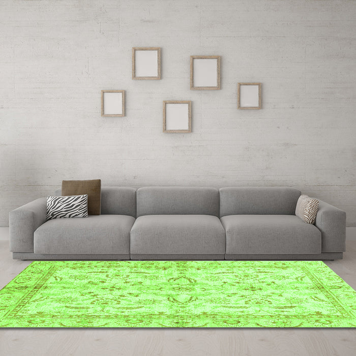 Machine Washable Oriental Green Modern Area Rugs in a Living Room,, wshabs3390grn