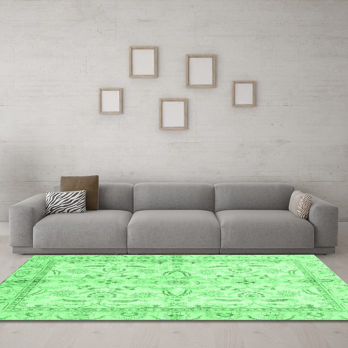 Machine Washable Oriental Emerald Green Modern Area Rugs in a Living Room,, wshabs3390emgrn