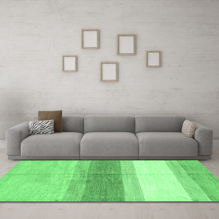 Machine Washable Oriental Emerald Green Modern Area Rugs in a Living Room,, wshabs3391emgrn