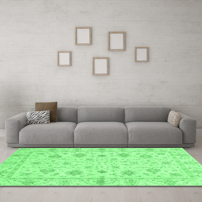 Machine Washable Oriental Emerald Green Modern Area Rugs in a Living Room,, wshabs3395emgrn
