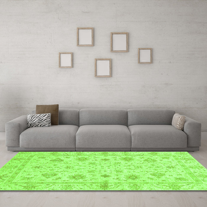 Machine Washable Oriental Green Modern Area Rugs in a Living Room,, wshabs3395grn