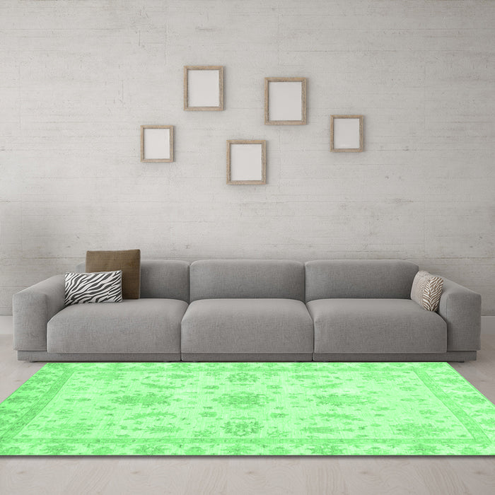 Machine Washable Oriental Emerald Green Modern Area Rugs in a Living Room,, wshabs3396emgrn