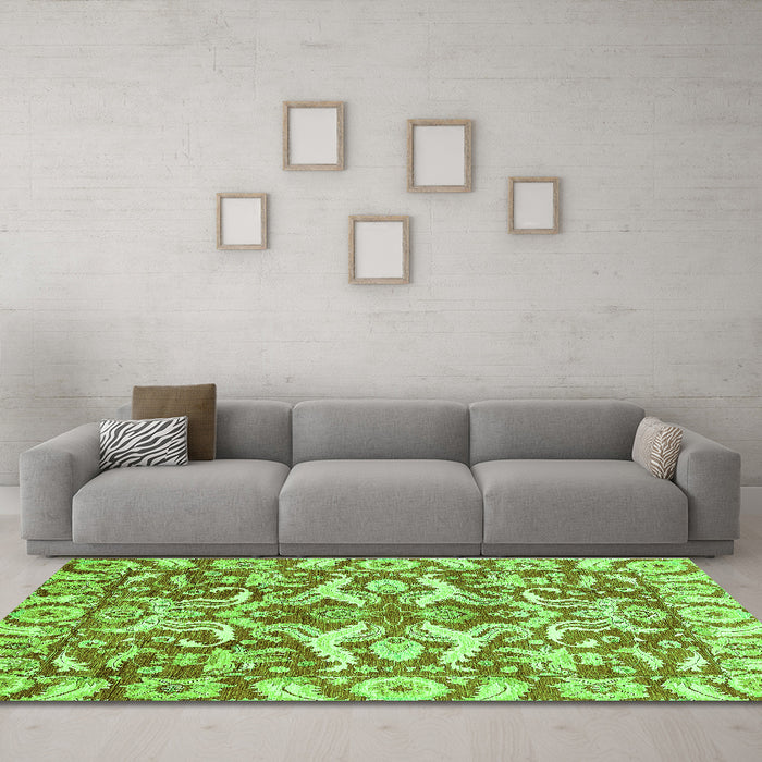 Machine Washable Abstract Green Modern Area Rugs in a Living Room,, wshabs339grn