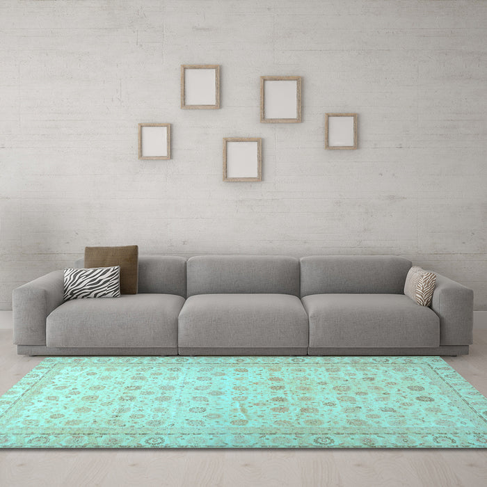 Machine Washable Oriental Light Blue Traditional Rug in a Living Room, wshabs33lblu