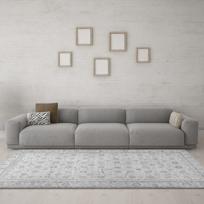 Machine Washable Oriental Gray Traditional Rug in a Living Room,, wshabs33gry