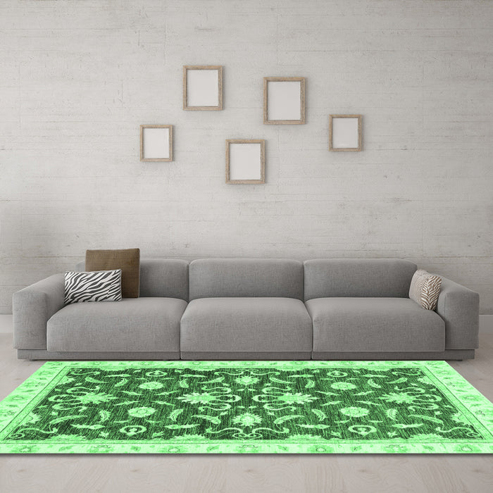 Machine Washable Oriental Emerald Green Modern Area Rugs in a Living Room,, wshabs3401emgrn