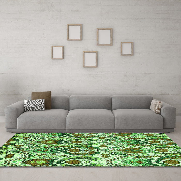 Machine Washable Abstract Green Modern Area Rugs in a Living Room,, wshabs341grn