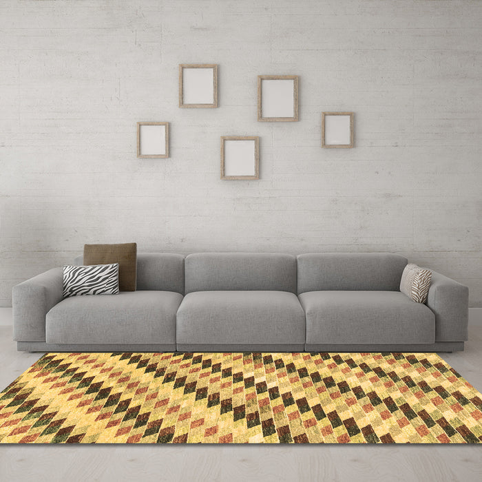 Machine Washable Abstract Brown Modern Rug in a Living Room,, wshabs3422brn