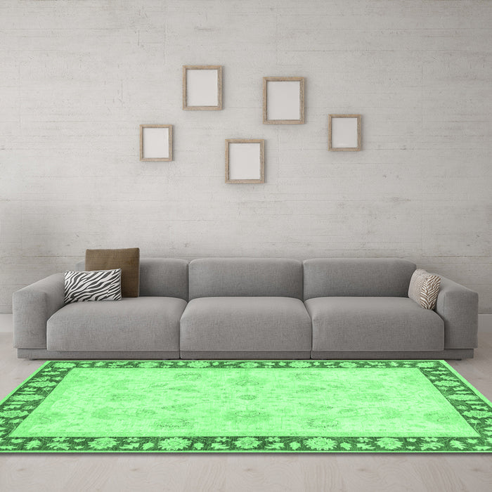 Machine Washable Oriental Emerald Green Traditional Area Rugs in a Living Room,, wshabs3427emgrn