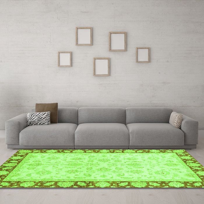 Machine Washable Oriental Green Traditional Area Rugs in a Living Room,, wshabs3428grn