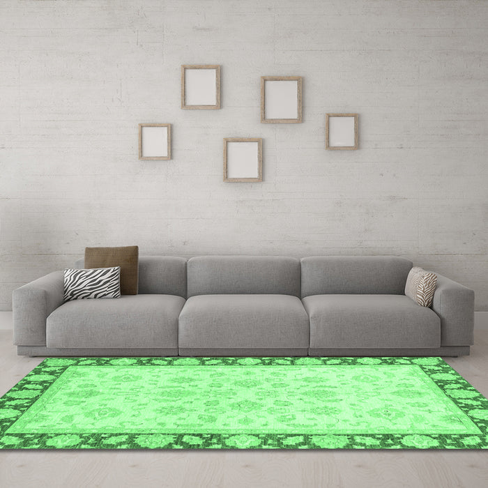 Machine Washable Oriental Emerald Green Traditional Area Rugs in a Living Room,, wshabs3428emgrn