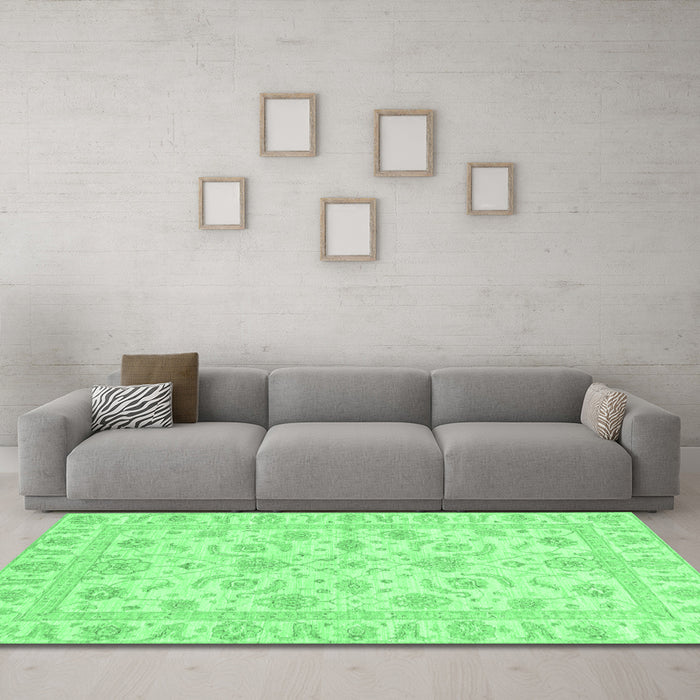Machine Washable Oriental Emerald Green Traditional Area Rugs in a Living Room,, wshabs3429emgrn