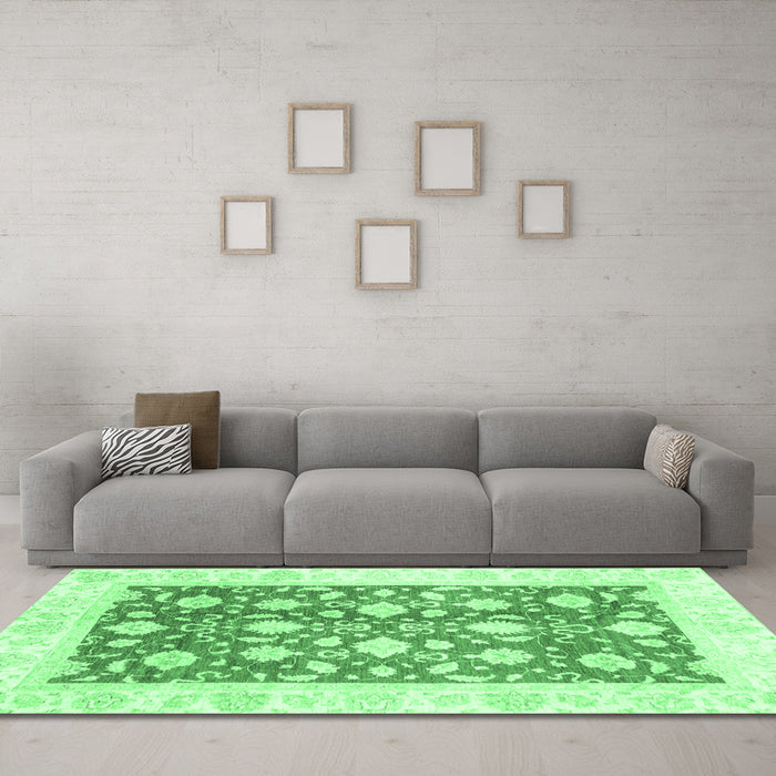 Machine Washable Oriental Emerald Green Traditional Area Rugs in a Living Room,, wshabs3432emgrn