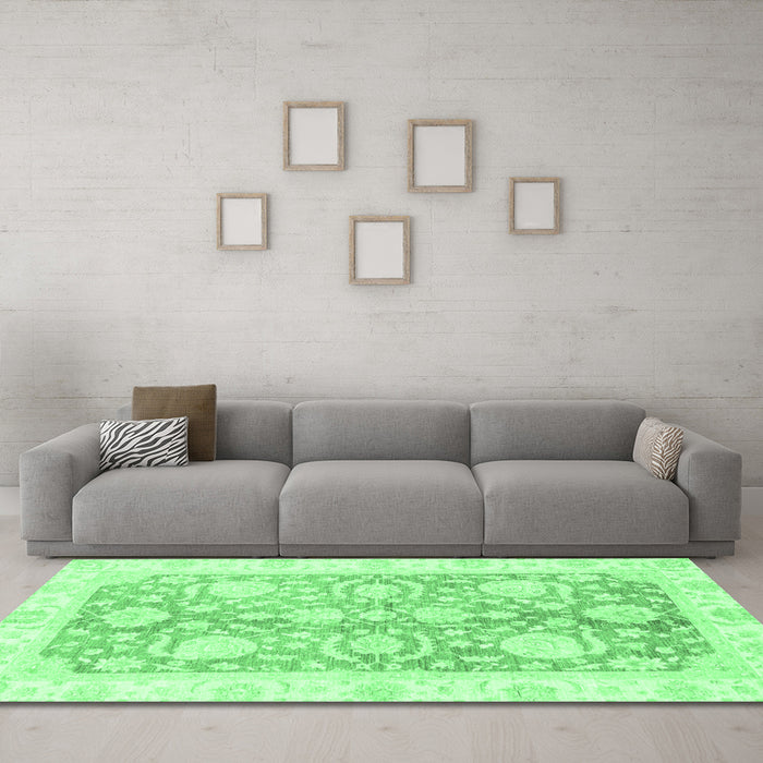 Machine Washable Oriental Emerald Green Traditional Area Rugs in a Living Room,, wshabs3435emgrn