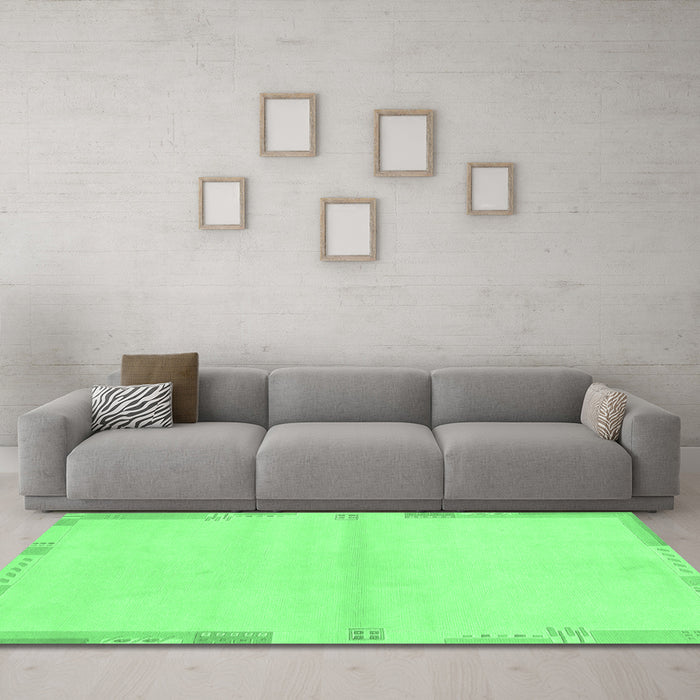 Machine Washable Solid Emerald Green Modern Area Rugs in a Living Room,, wshabs3445emgrn