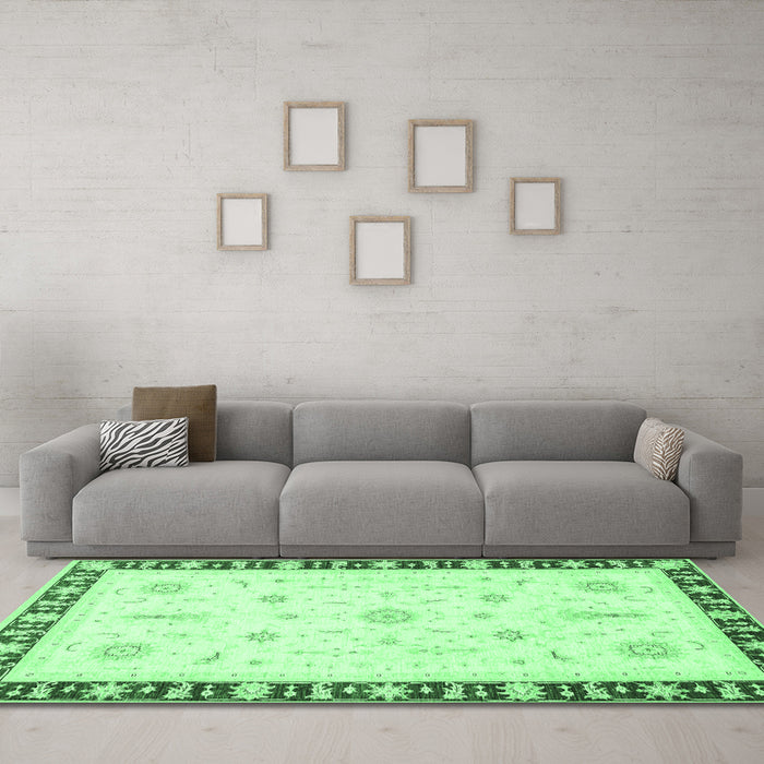 Machine Washable Abstract Emerald Green Modern Area Rugs in a Living Room,, wshabs3470emgrn