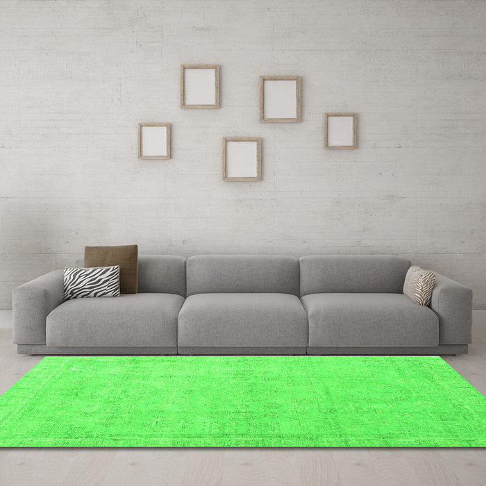Machine Washable Abstract Green Modern Area Rugs in a Living Room,, wshabs3486grn