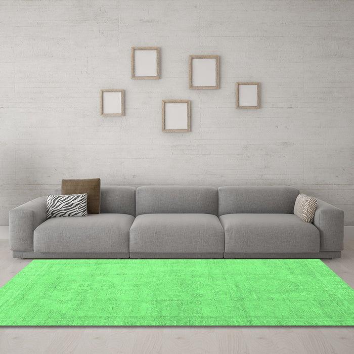 Machine Washable Abstract Emerald Green Modern Area Rugs in a Living Room,, wshabs3486emgrn