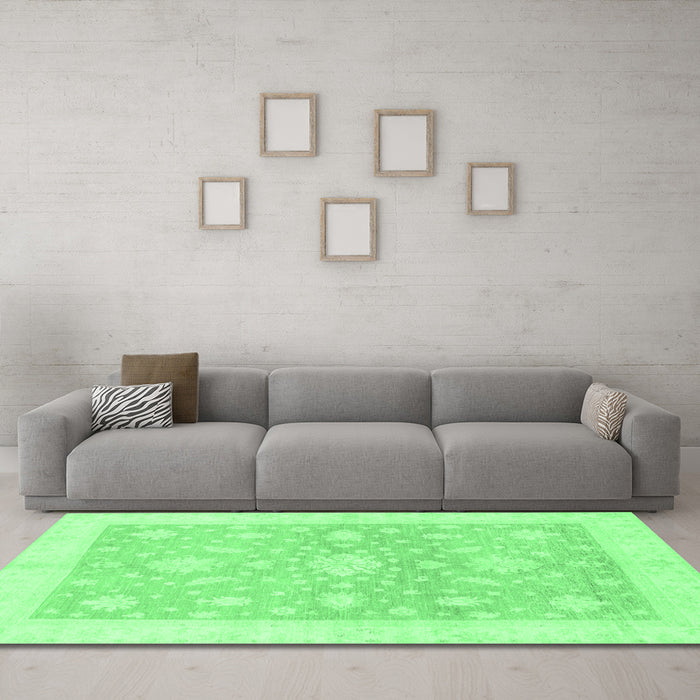 Machine Washable Oriental Emerald Green Traditional Area Rugs in a Living Room,, wshabs3493emgrn
