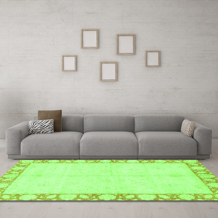 Machine Washable Abstract Green Modern Area Rugs in a Living Room,, wshabs3495grn