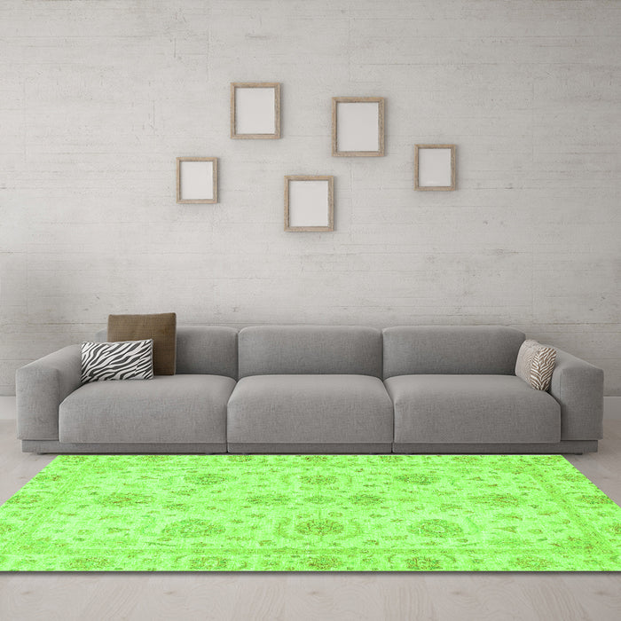 Machine Washable Oriental Green Traditional Area Rugs in a Living Room,, wshabs3498grn