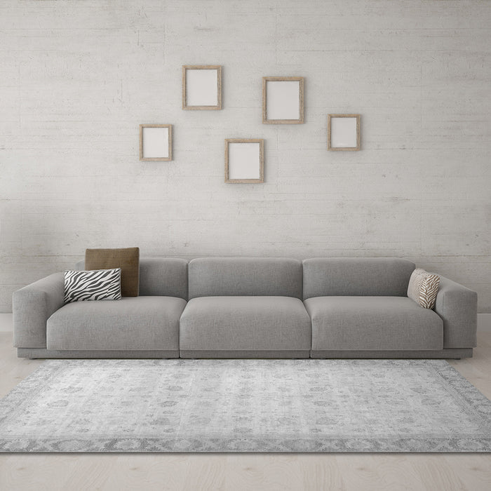 Machine Washable Oriental Gray Traditional Rug in a Living Room,, wshabs34gry