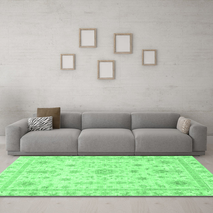 Machine Washable Oriental Emerald Green Traditional Area Rugs in a Living Room,, wshabs3501emgrn