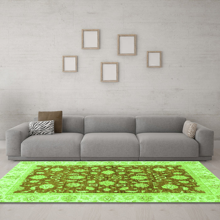 Machine Washable Oriental Green Traditional Area Rugs in a Living Room,, wshabs3504grn