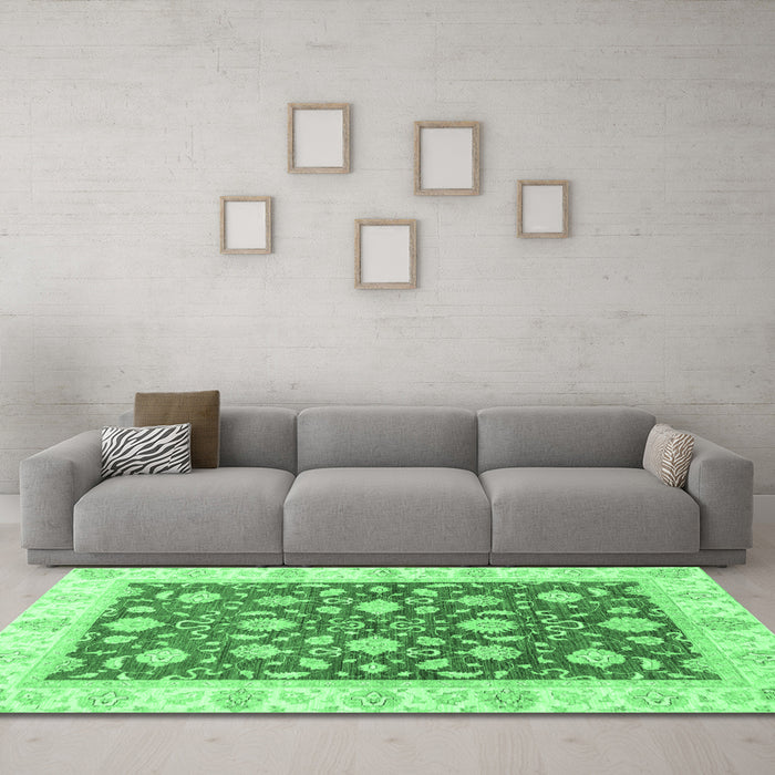 Machine Washable Oriental Emerald Green Traditional Area Rugs in a Living Room,, wshabs3504emgrn