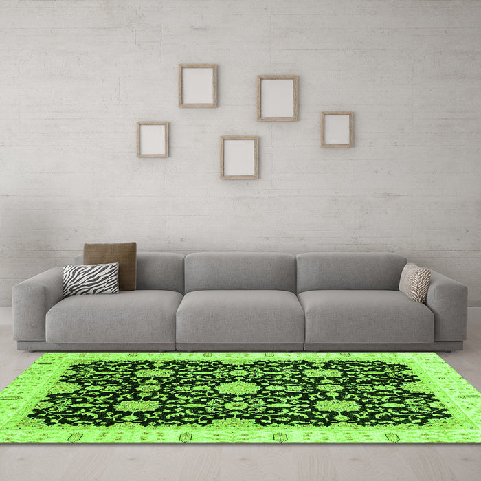 Machine Washable Oriental Green Traditional Area Rugs in a Living Room,, wshabs3507grn