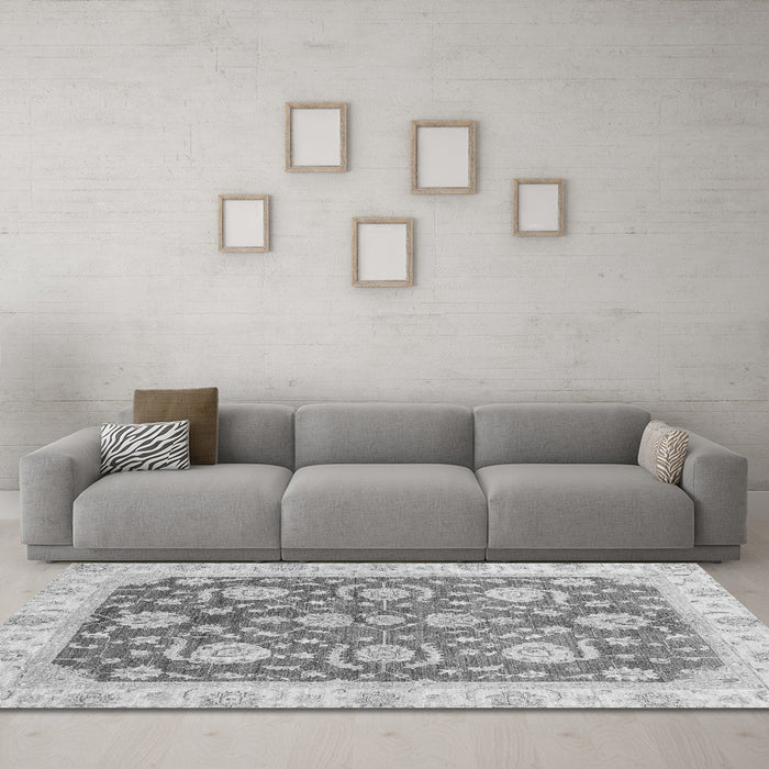 Machine Washable Oriental Gray Traditional Rug in a Living Room,, wshabs3509gry