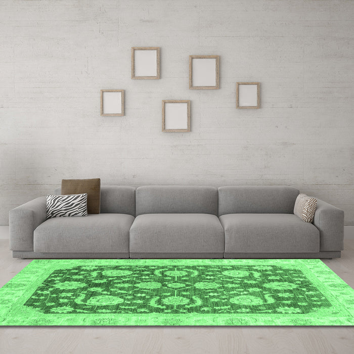 Machine Washable Oriental Emerald Green Traditional Area Rugs in a Living Room,, wshabs3509emgrn