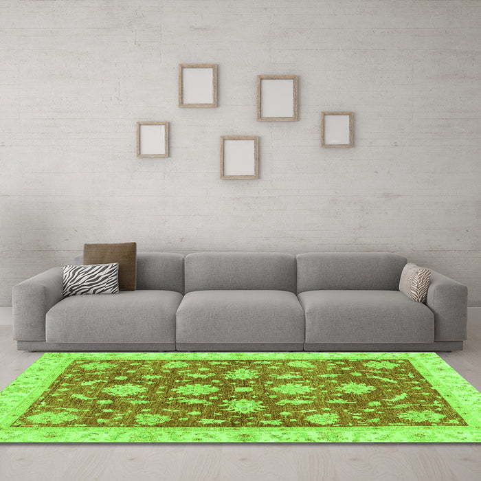 Machine Washable Oriental Green Traditional Area Rugs in a Living Room,, wshabs3514grn