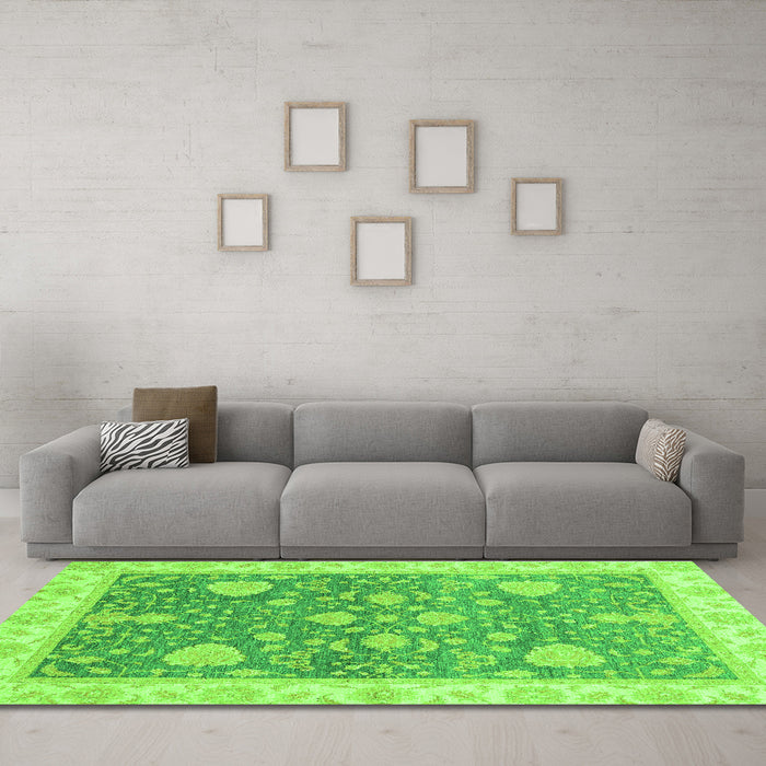Machine Washable Oriental Green Traditional Area Rugs in a Living Room,, wshabs3515grn
