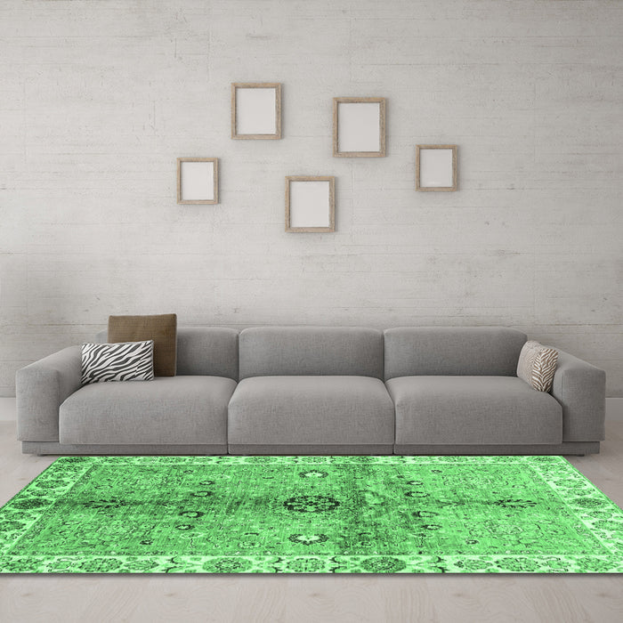 Machine Washable Oriental Emerald Green Traditional Area Rugs in a Living Room,, wshabs3522emgrn