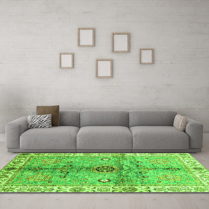 Machine Washable Oriental Green Traditional Area Rugs in a Living Room,, wshabs3522grn