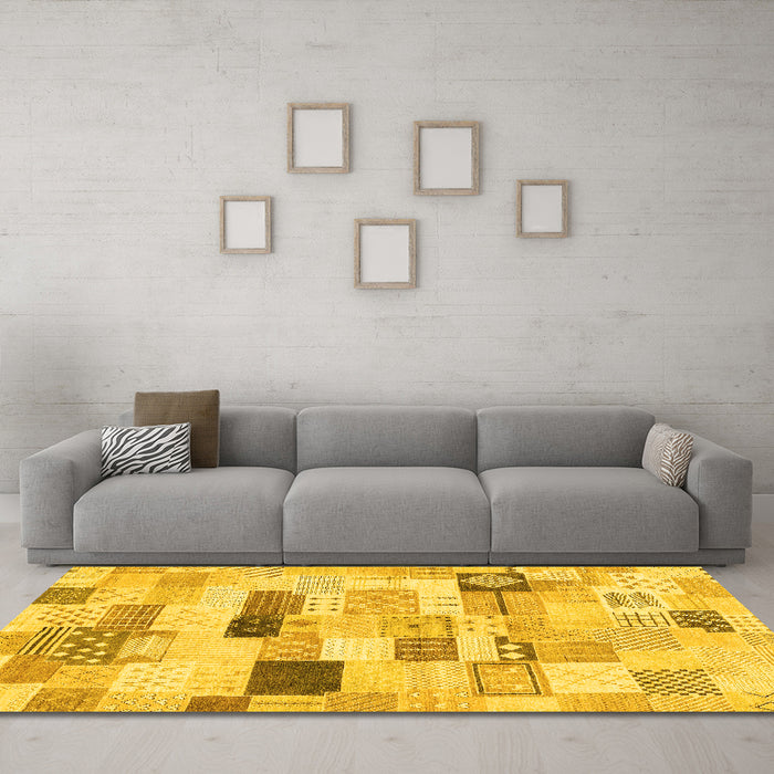 Machine Washable Abstract Yellow Modern Rug in a Living Room, wshabs3525yw
