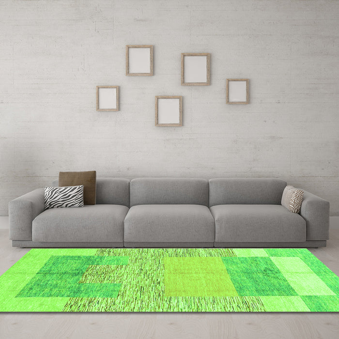 Machine Washable Abstract Green Modern Area Rugs in a Living Room,, wshabs3527grn