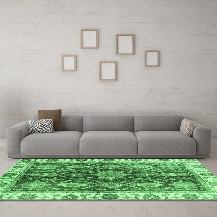 Machine Washable Oriental Emerald Green Traditional Area Rugs in a Living Room,, wshabs3529emgrn