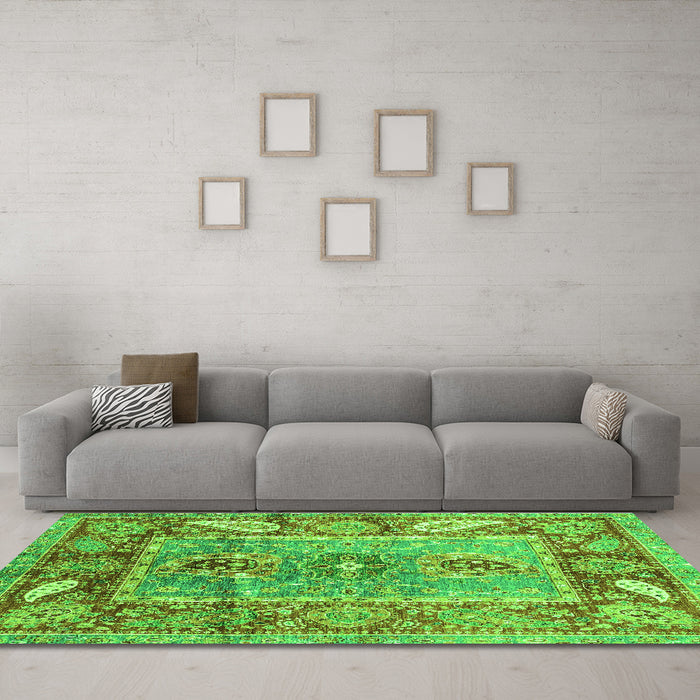 Machine Washable Oriental Green Traditional Area Rugs in a Living Room,, wshabs3531grn