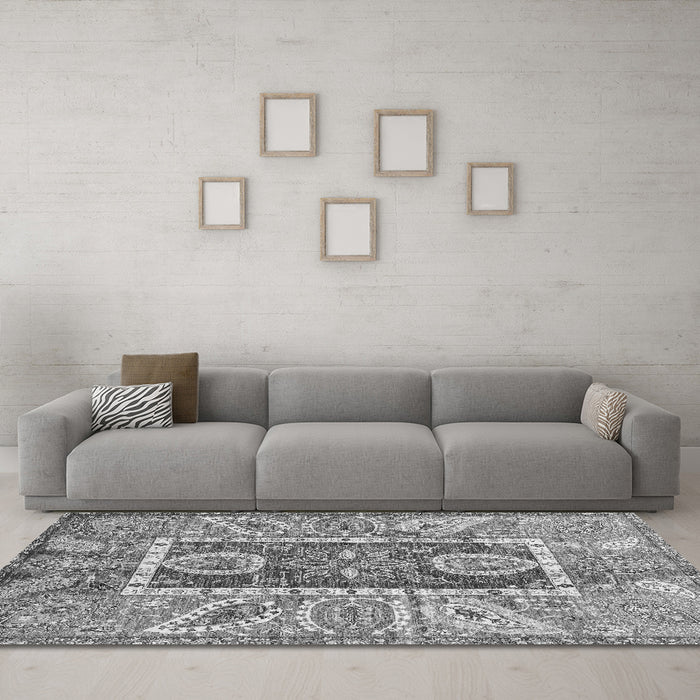 Machine Washable Oriental Gray Traditional Rug in a Living Room,, wshabs3533gry