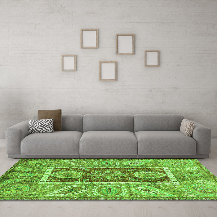 Machine Washable Oriental Green Traditional Area Rugs in a Living Room,, wshabs3533grn