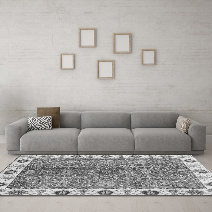Machine Washable Oriental Gray Traditional Rug in a Living Room,, wshabs3535gry