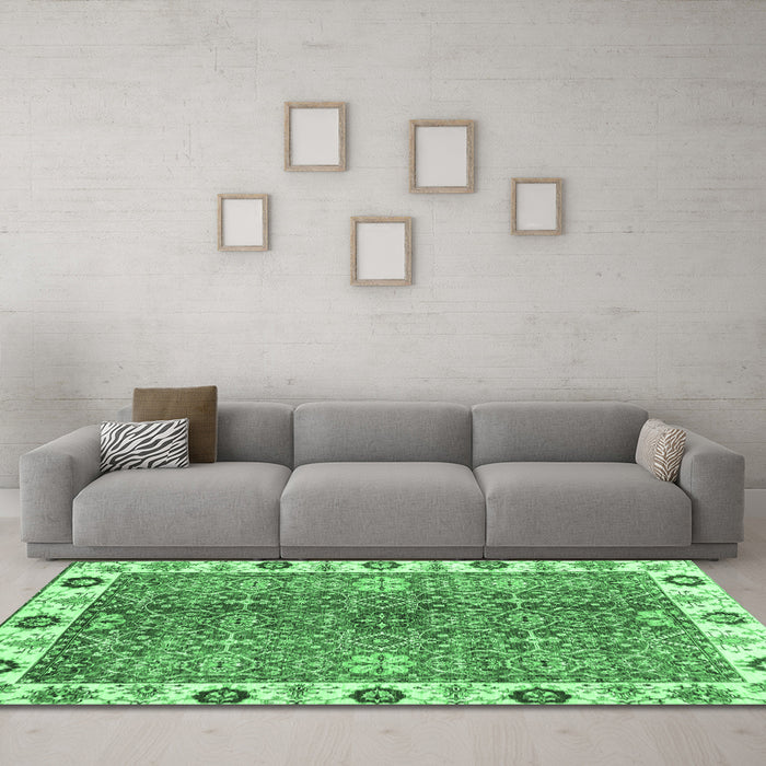 Machine Washable Oriental Emerald Green Traditional Area Rugs in a Living Room,, wshabs3535emgrn