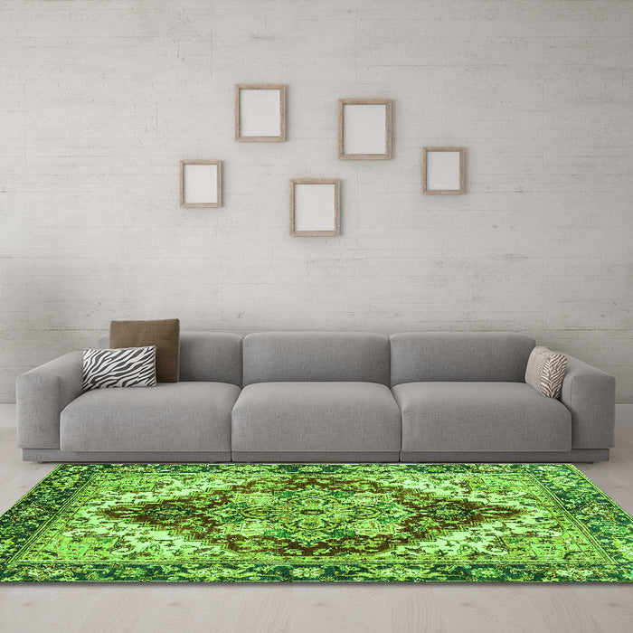 Machine Washable Persian Green Traditional Area Rugs in a Living Room,, wshabs3538grn