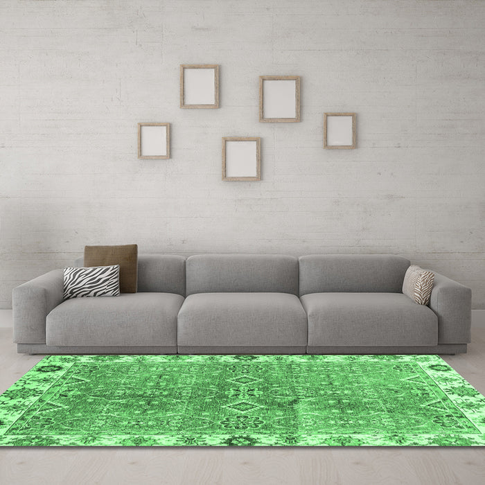 Machine Washable Oriental Emerald Green Traditional Area Rugs in a Living Room,, wshabs3541emgrn