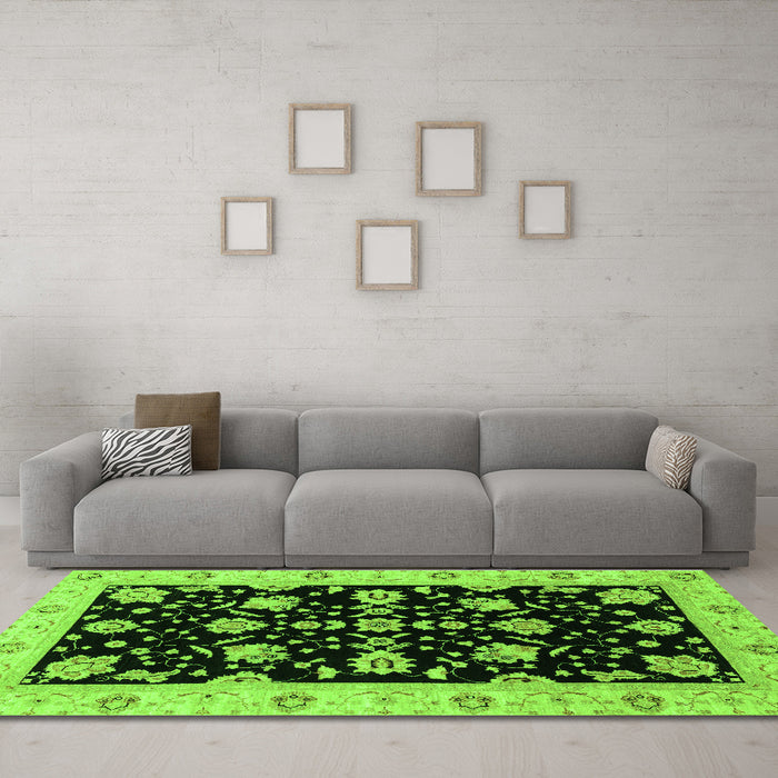 Machine Washable Oriental Green Traditional Area Rugs in a Living Room,, wshabs3557grn