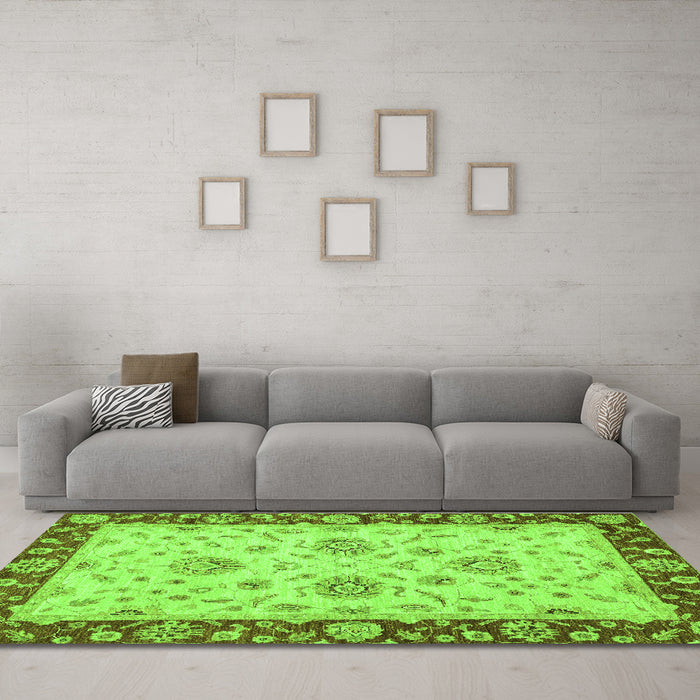 Machine Washable Oriental Green Traditional Area Rugs in a Living Room,, wshabs3562grn