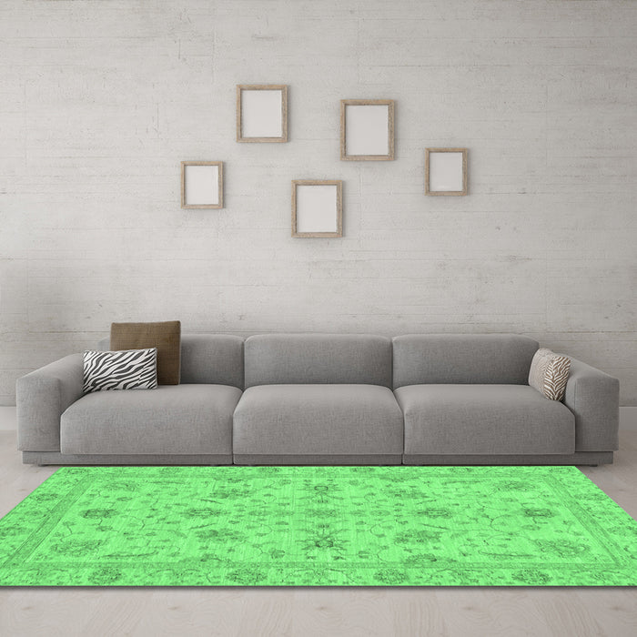 Machine Washable Oriental Emerald Green Traditional Area Rugs in a Living Room,, wshabs3571emgrn
